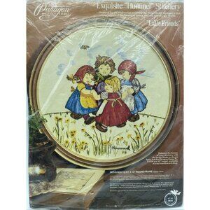 Hummel Little Friends Needlecraft Stitchery Kit Paragon 0654 Vintage 1977